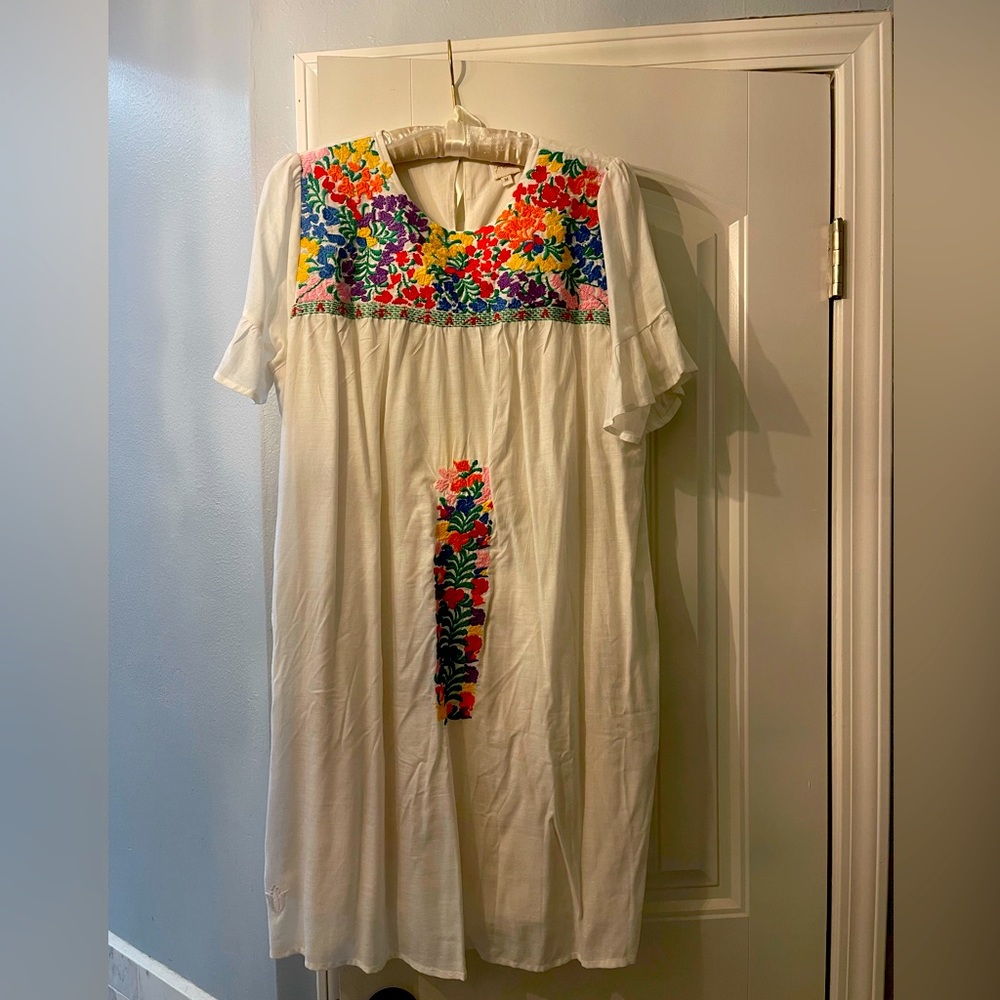 J. Marie embroidered dress M